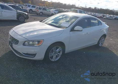 2014 Volvo S60 T5 z USA, uszkodzony, nr VIN YV1612FS6E2277494
